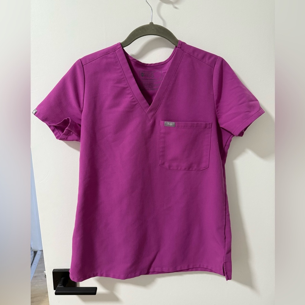 Figs Women's Bright Fuchsia Scrub Top